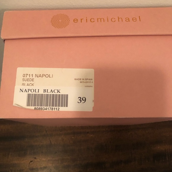 Women’s size 39 Napoli Suede bootie - Picture 6 of 6